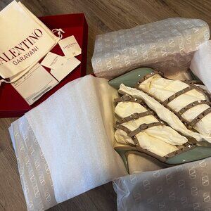 New In Box VALENTINO GARAVANI ROCKSTUD CAGED PUMP 65MM SIZE 38 US8